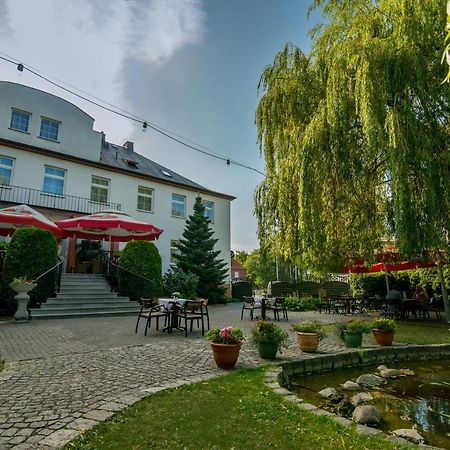 Hotel Bialy Domek Wałcz Extérieur photo