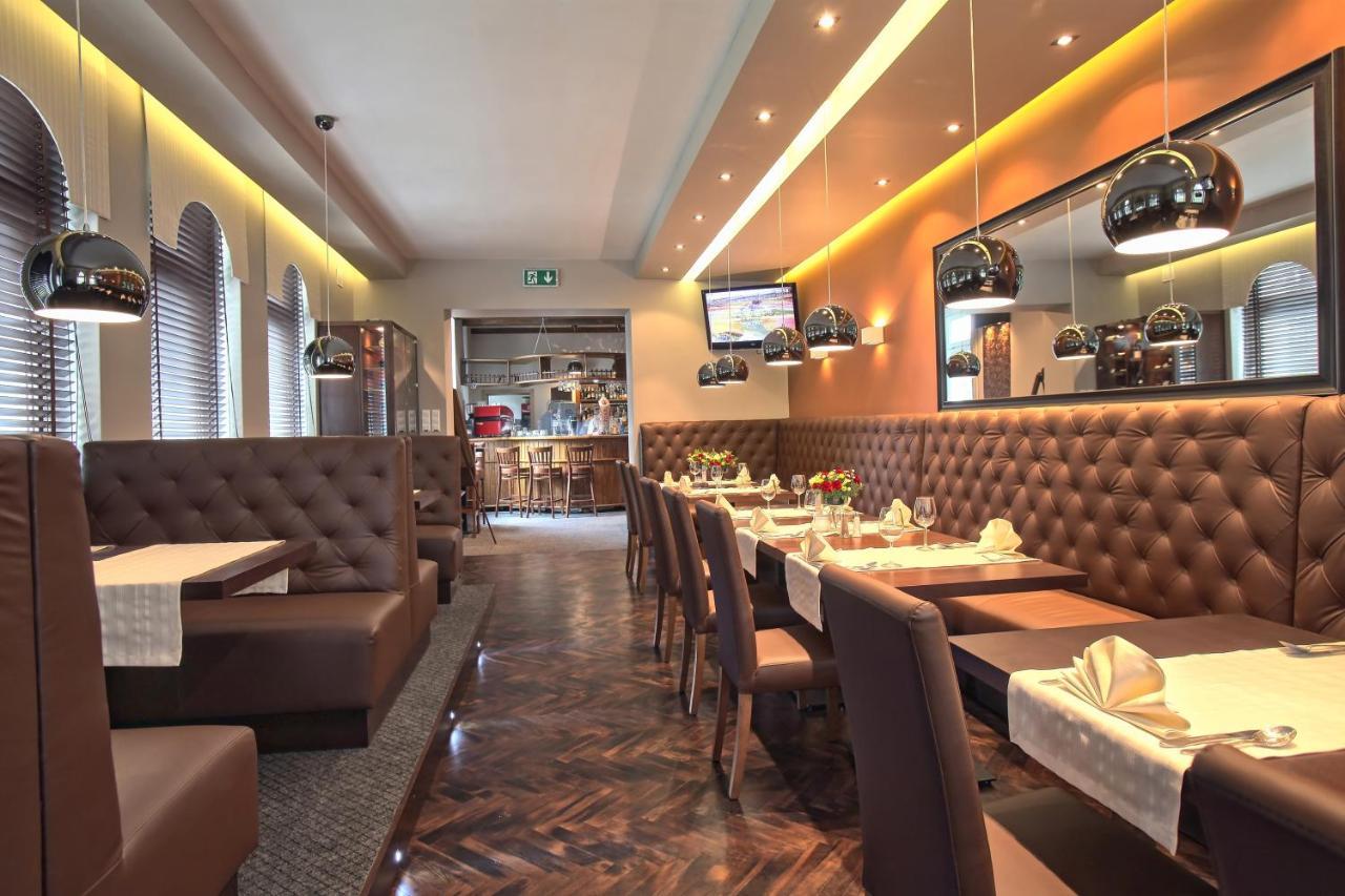 Hotel Bialy Domek Wałcz Extérieur photo