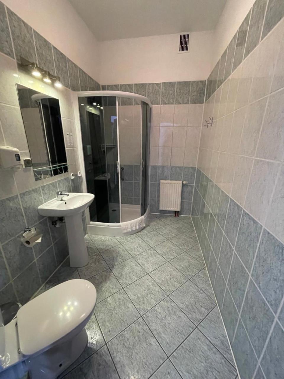 Hotel Bialy Domek Wałcz Extérieur photo